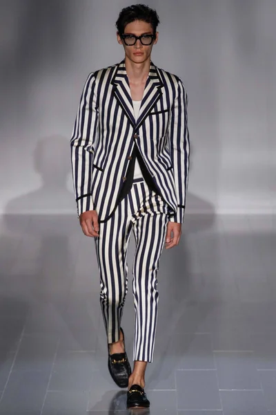 Look 34
